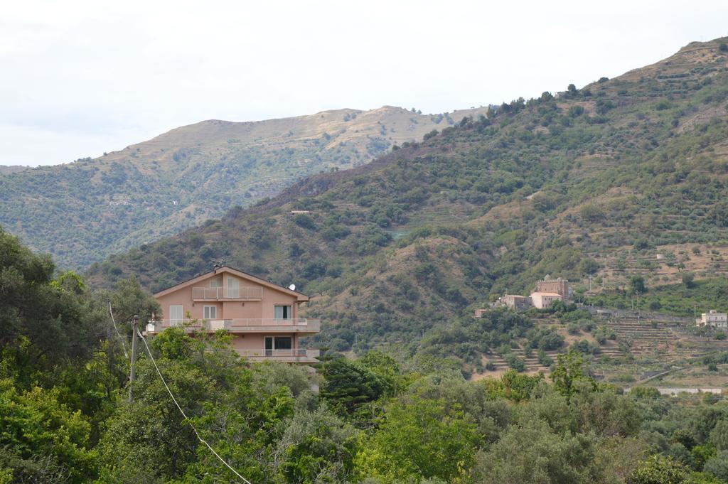 La Casa Di Giulia Apartment Forza dʼAgro Екстериор снимка